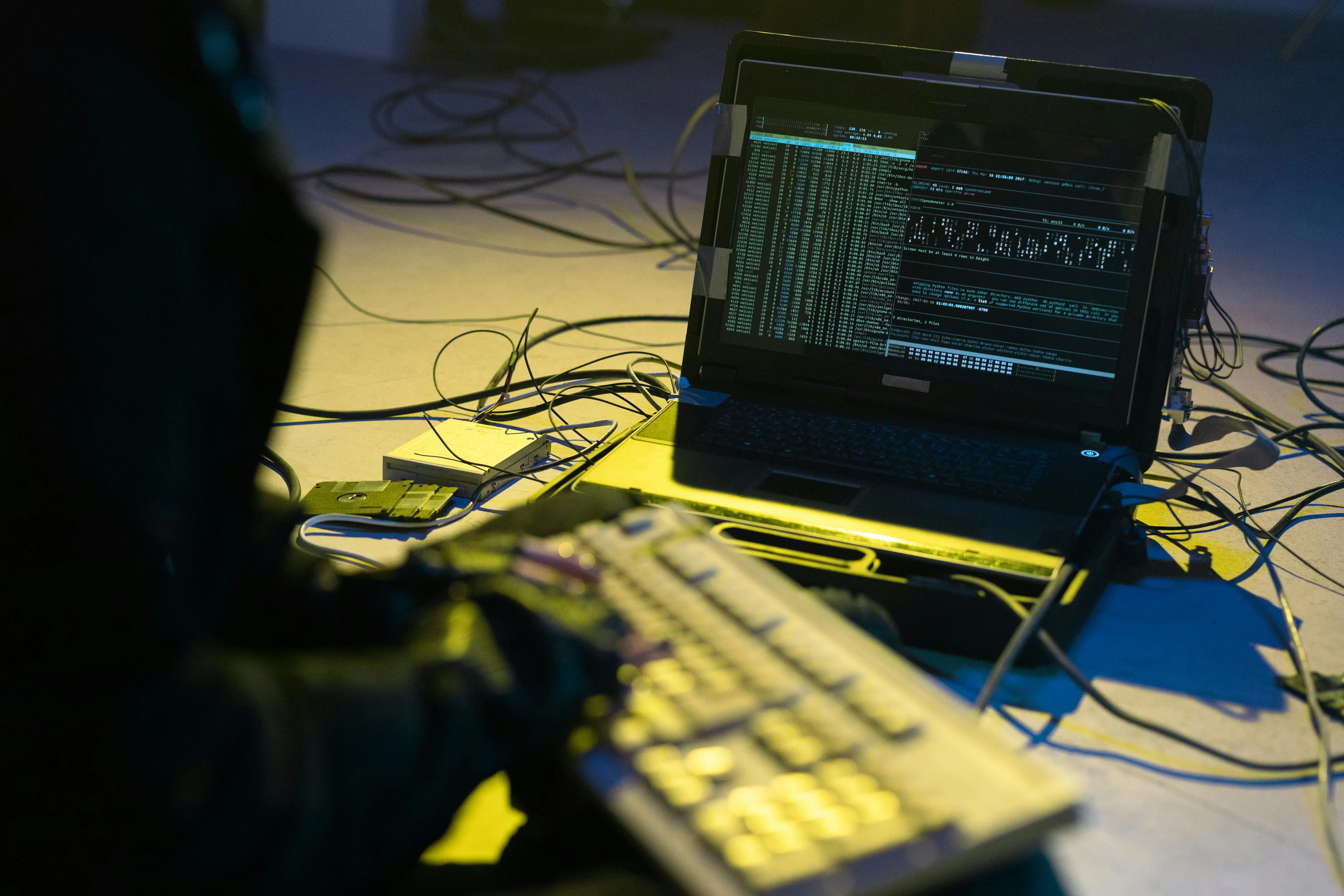 PC yang sudah di-upgrade dengan manajemen kabel rapi